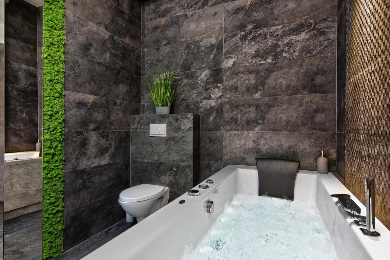 Apartament Bialy Z Jacuzzi Краків Екстер'єр фото
